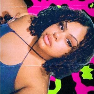 Meet your Posher, Dom